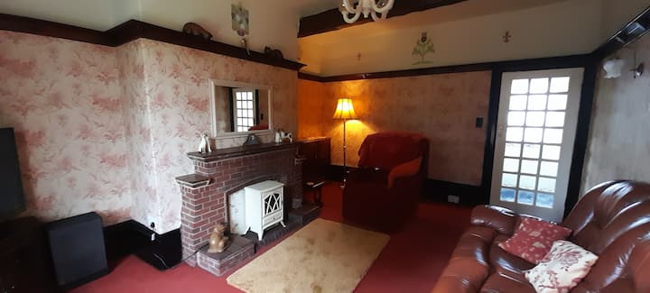 Charming One Bedroomed Self Contained Cottage - West Yorkshire