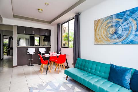 Apt Near Airport & Convention Center Self-Chk in