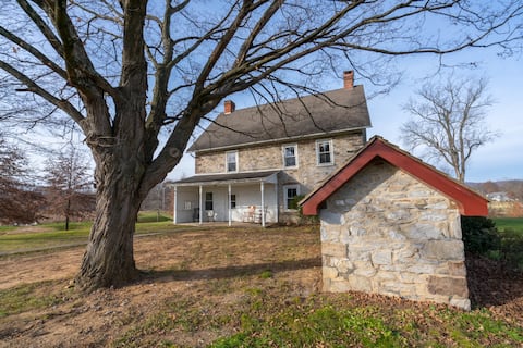 Farm home with 7 Beds in Historic Oley Valley