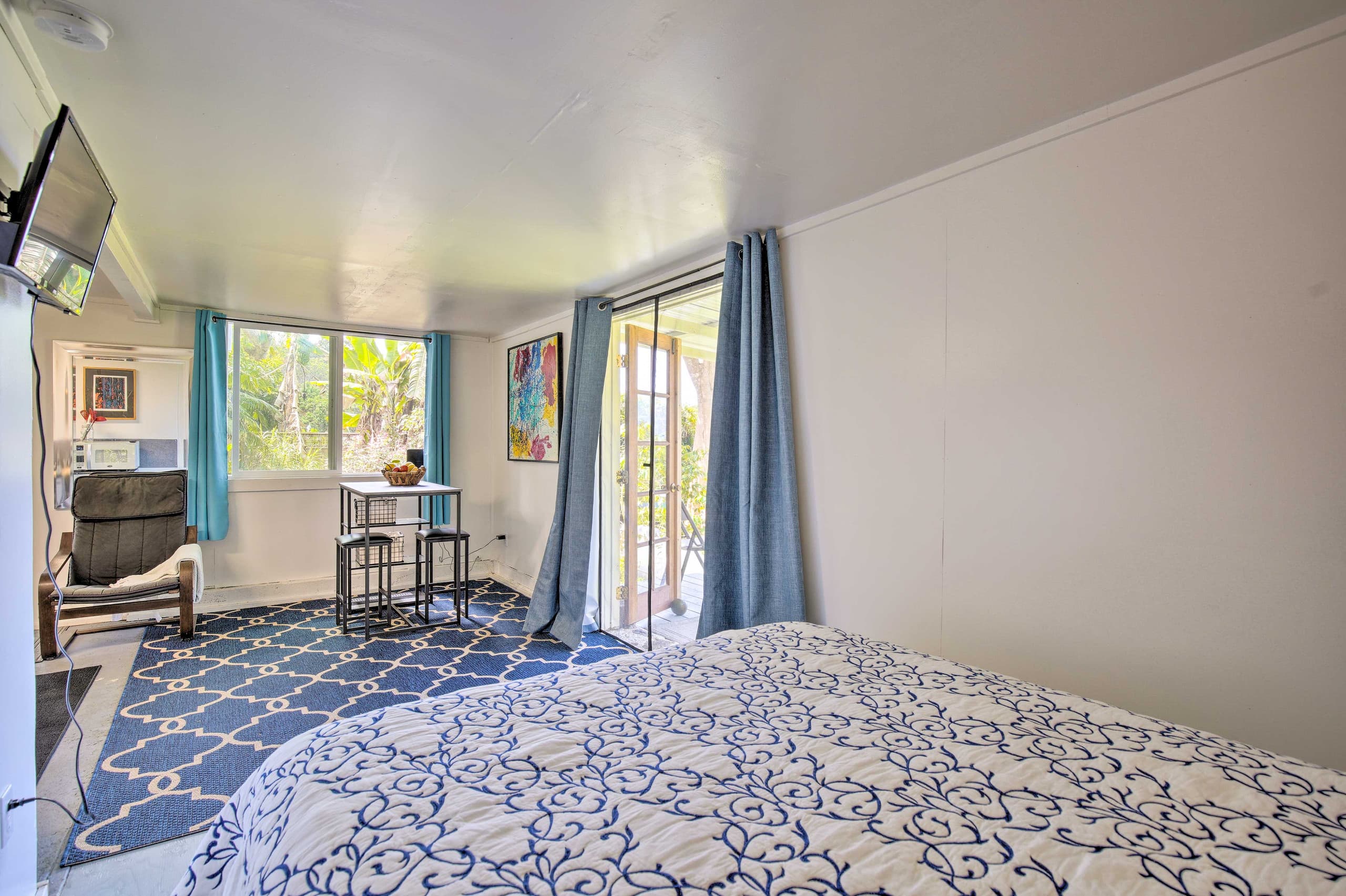 Studio on coffee farm with ocean view lanai - Photo 8