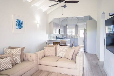 NEW Luxury Apartment - Spacious 2 Bedroom