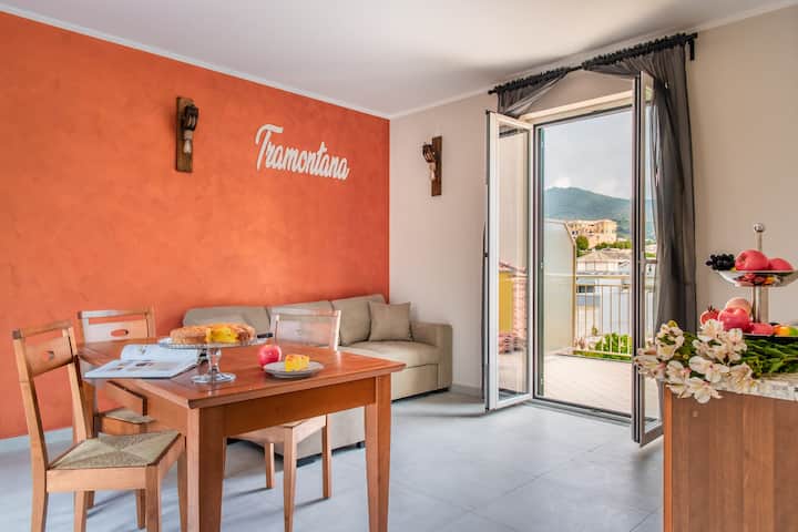 Ampio e luminoso alloggio in centro a Loano - Appartamenti in affitto a  Loano, Liguria, Italia - Airbnb