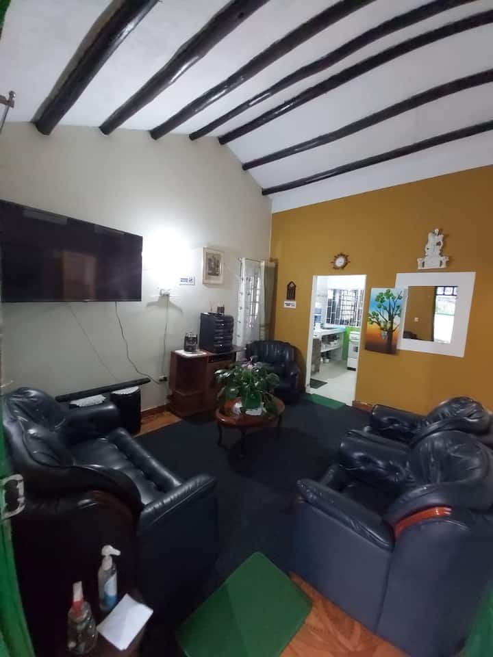M&b Casa Entera, 6 Personas Max, Estacionamiento - Monguí