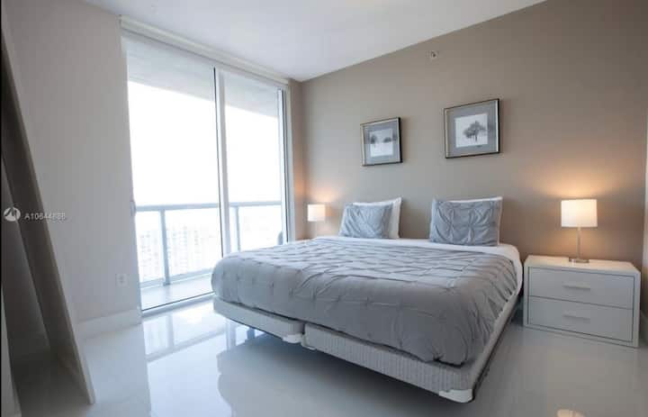 Cal加大双人床，可分成2张单人床 