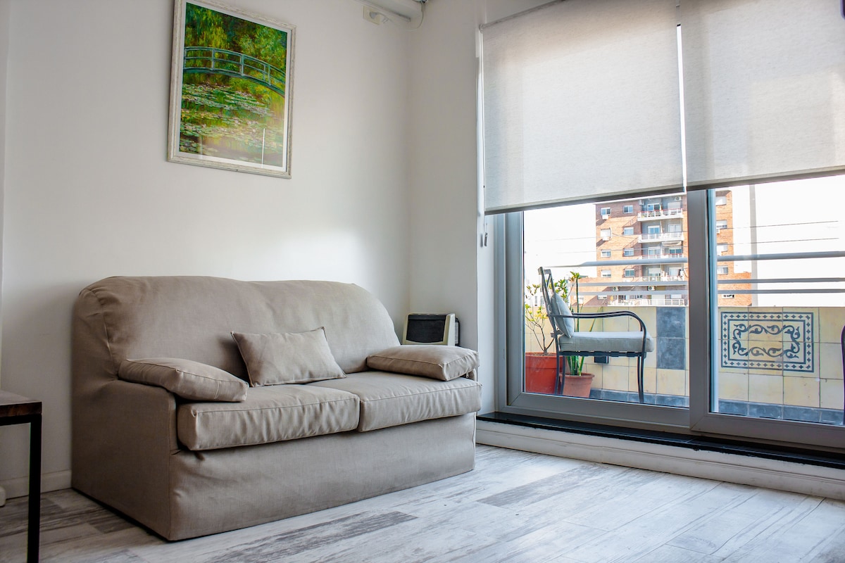Apartamento de 1 quarto com varanda em Monserrat