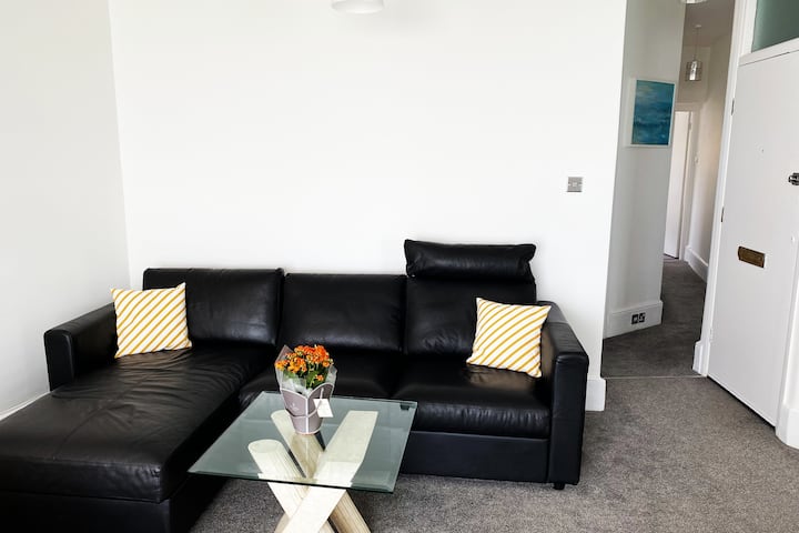 Seafront 2 Double Bedroom Beach Flat - Essex