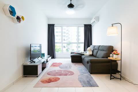 Modern Condo * Walk to SHOPS EAT * AC & Wi-Fi