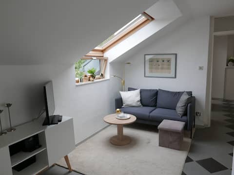 Leistungsstarkes Airbnb: Bright apartment near the Böhler/Messe DUS area in Meerbusch