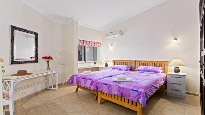 Moderne ferievilla med to enkeltsenge i Algarve