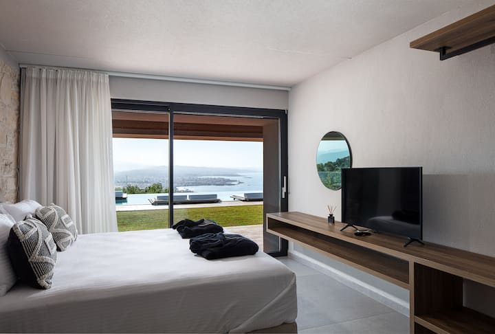 Bedroom located on the ground floor