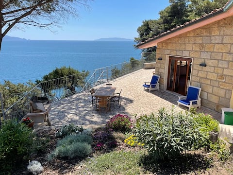 Villa Il Molinaccio with terrace and private beach