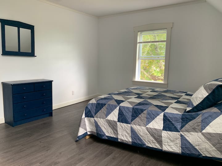 Blue room with Queen bed