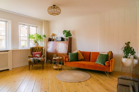 City home Merel, sunny balcony and free parking