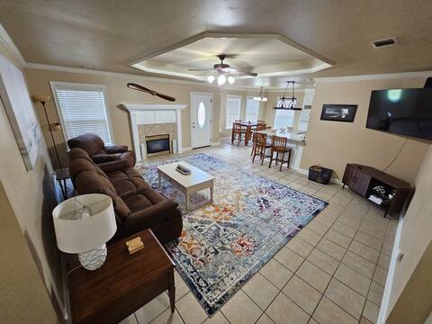Newly renovated 1550 sq ft 3bed / 2bath home