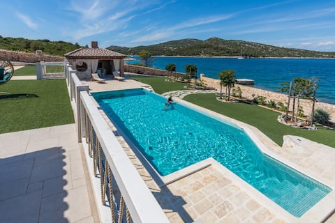 Top performing Airbnb: Villa Gagliana in Općina Tkon