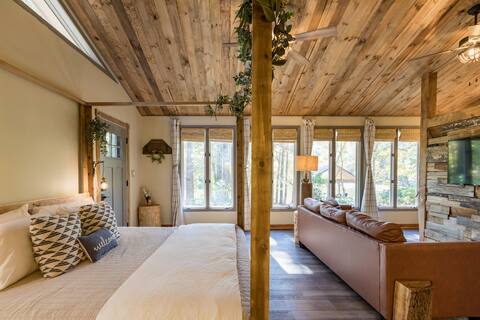 Lakefront bungalow suite - fishing & wildlife!