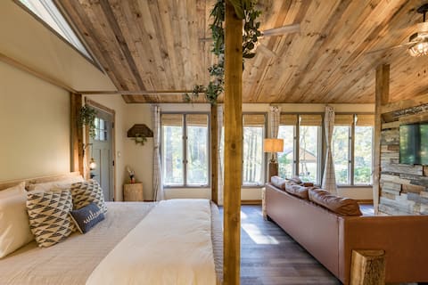 Lakefront bungalow suite - fishing & wildlife!