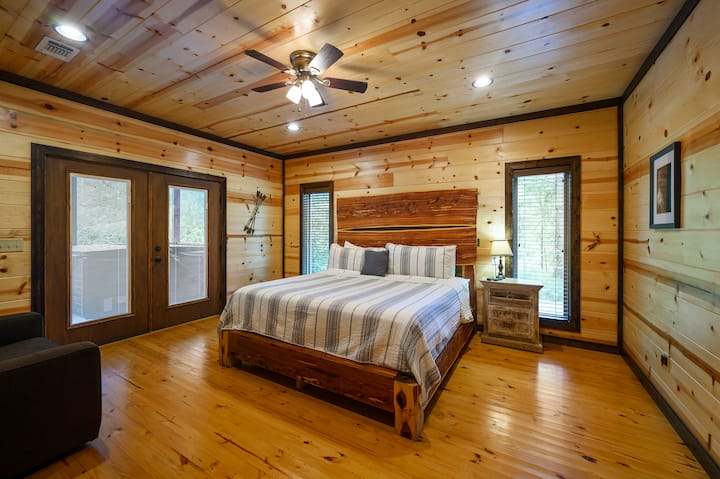 חדר שינה 1, מיטת קינג, גישה לפטיו לג'קוזי