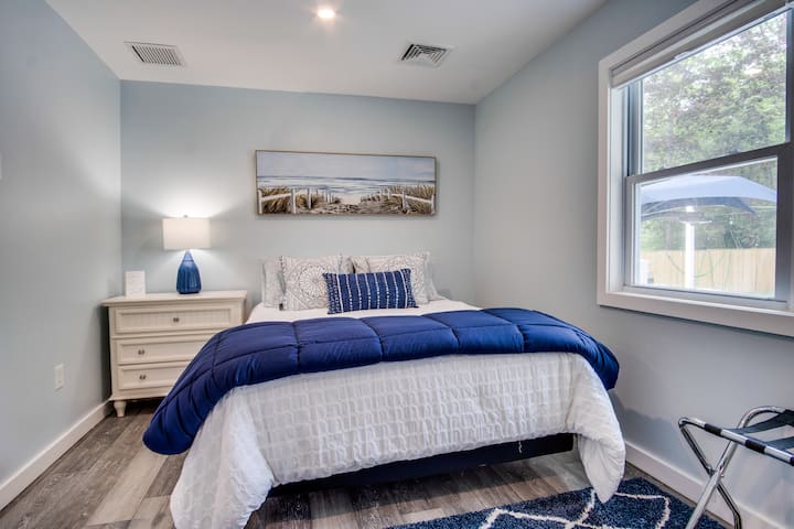 ¡Dormitorio #1 con nueva cama tamaño queen y sábanas de lujo!