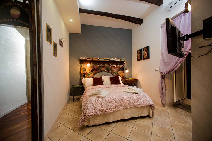 LA TUA CASA NEL CUORE DI NAPOLI gallery image 2