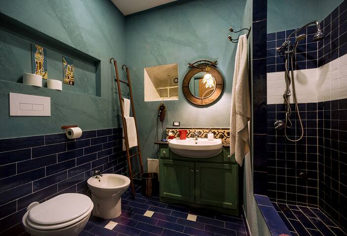 LA TUA CASA NEL CUORE DI NAPOLI gallery image 5