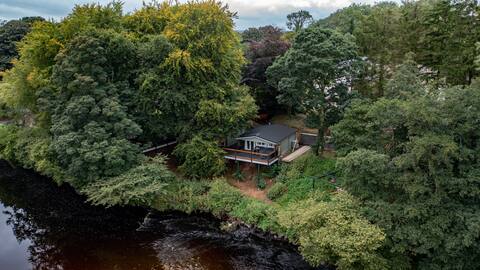 Luxury Lodge with Private Hot Tub