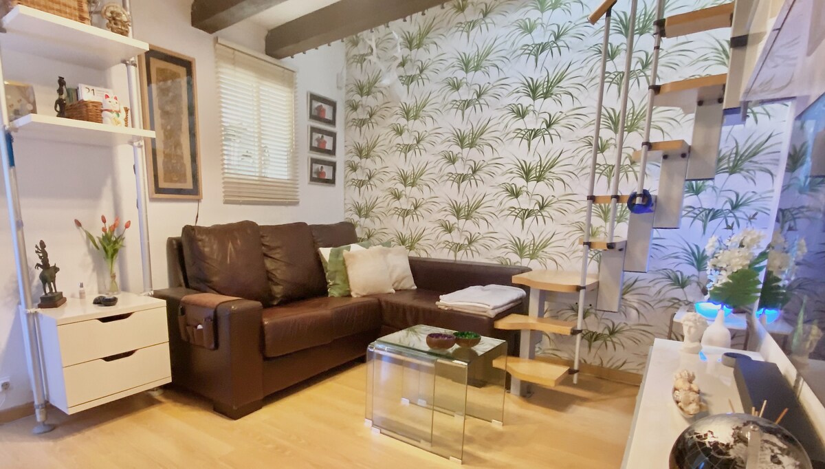 Top Airbnb: Summer time Lovely Attic Malasaña Chueca in Comunidad De Madrid