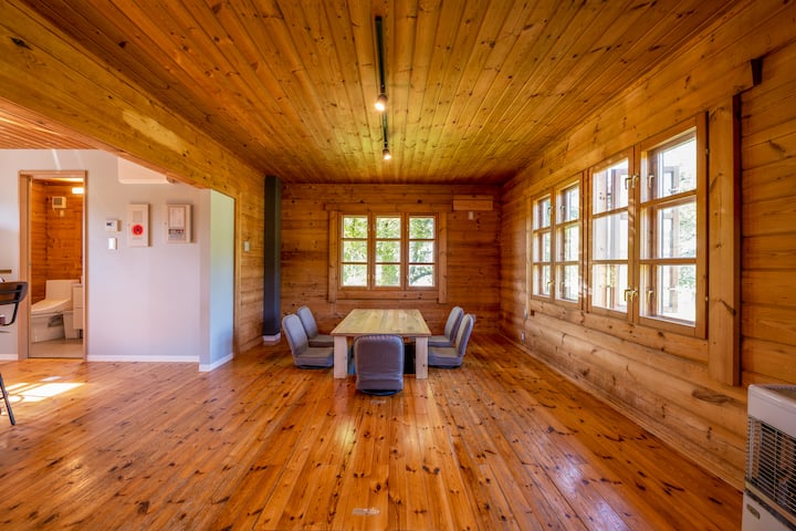 Niseko Mountain Guides Lodge - Niseko