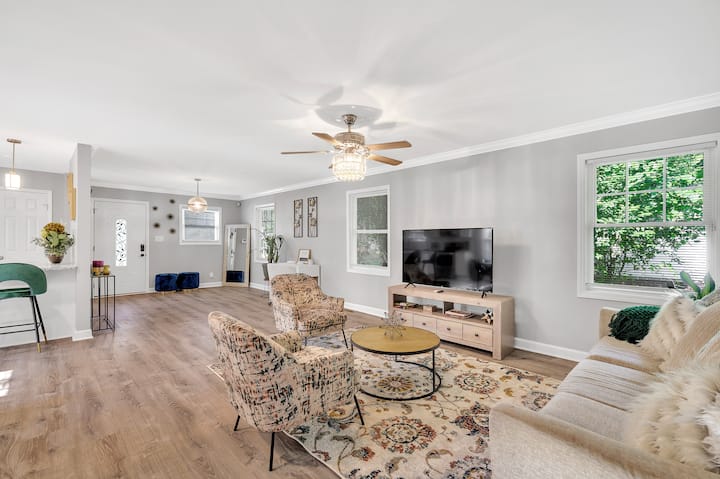 Spacious Home Minutes From Uptown W/firepit - Charlotte, NC