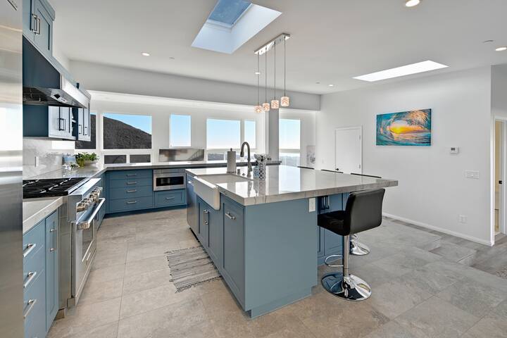 New Home – Malibu 4 Bedrooms, Secluded- Ocean View gallery image 3