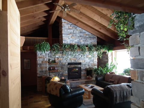 Forest Gardens Getaway - A Nature Retreat