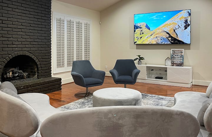 Cheerful 5 Bedroom Home With Heated Pool - Carrollton, TX