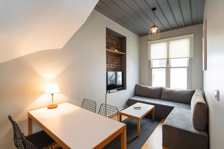 Beautifully Renovated House W 3 B-rooms @ Cihangir - Bostancı
