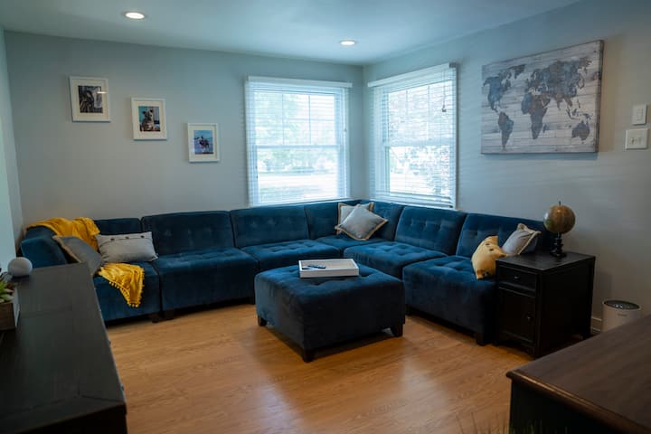 Bright + Modern: The Perfect Extended Stay - Rotterdam, NY