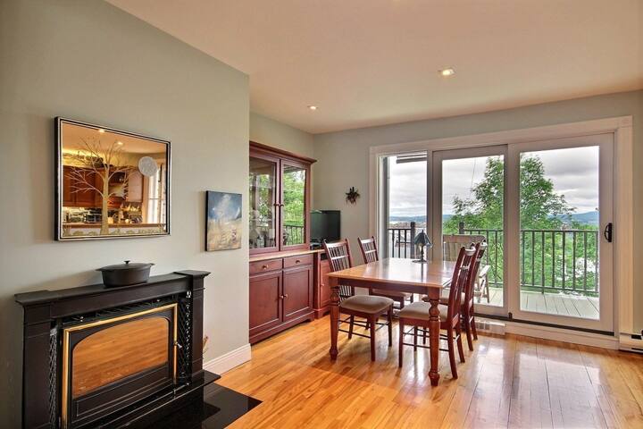 Character (1700 sf) 7 min walk to Old Town gallery image 4