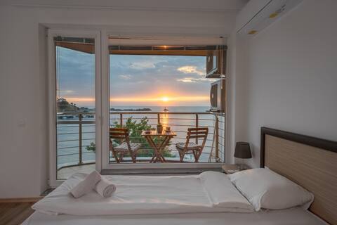 Moana Lighthouse Apartment