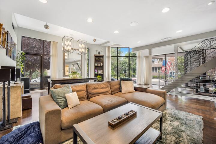 :: The Wolcott :: Modern Elegance at it’s Finest gallery image 2