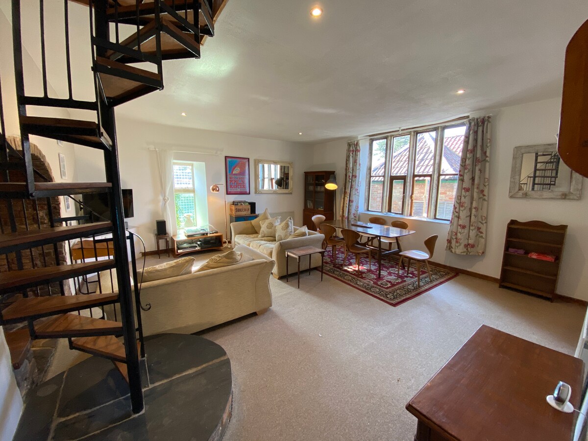 Successful Airbnb property: Garden Cottage & The Apple Loft in North Somerset