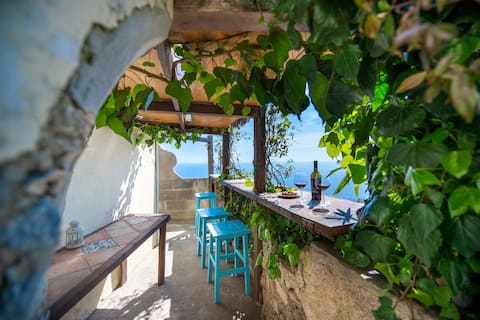 Charming Cottage Sea view