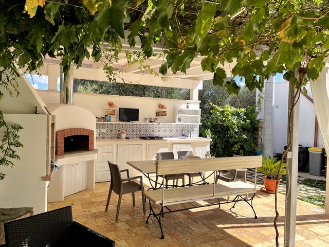 TRULLO CHEFMARCO PRIVATE/SALTWATER SWIMMING POOL gallery image 4