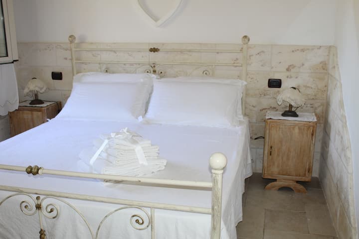 Habitación principal con vistas al jardín