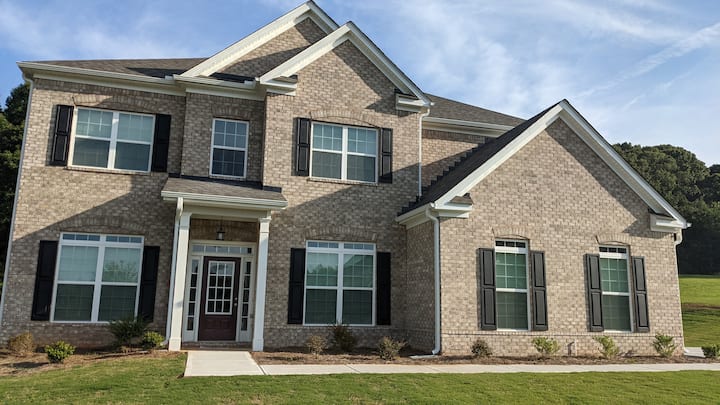Spacious 5BR Retreat | The Best Kept Secret