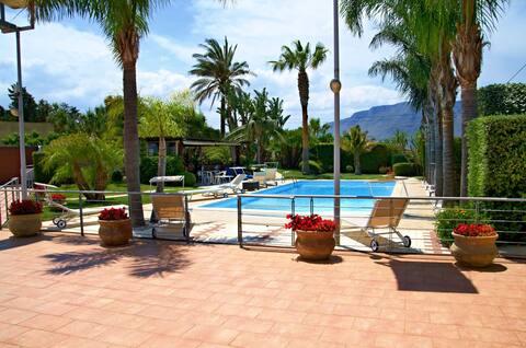 Wonderful Villa Palme, with pool, up to 14 people