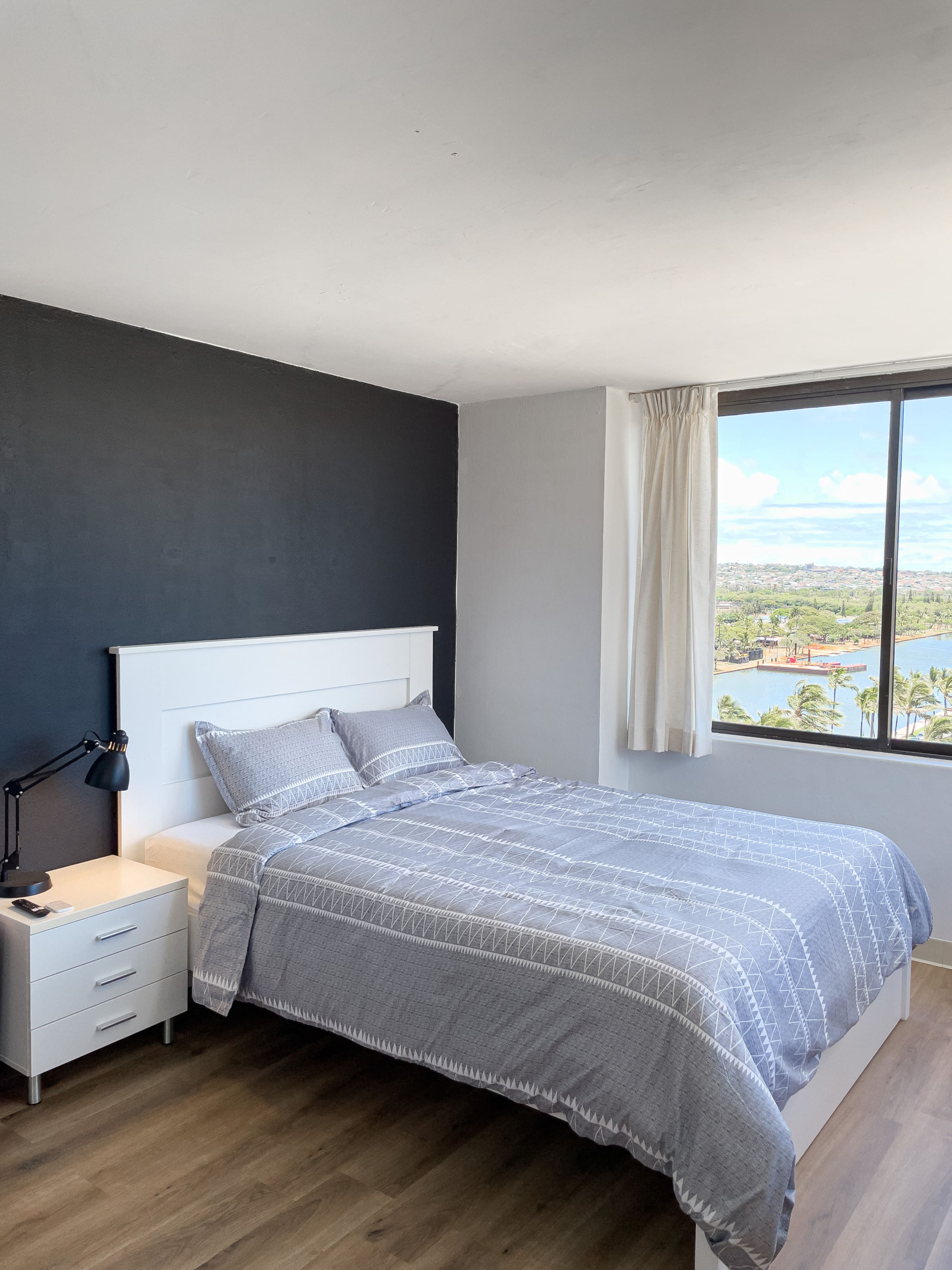 Condo in Honolulu · ★4.74 · Studio · 1 bed · 1 bath - Image 3
