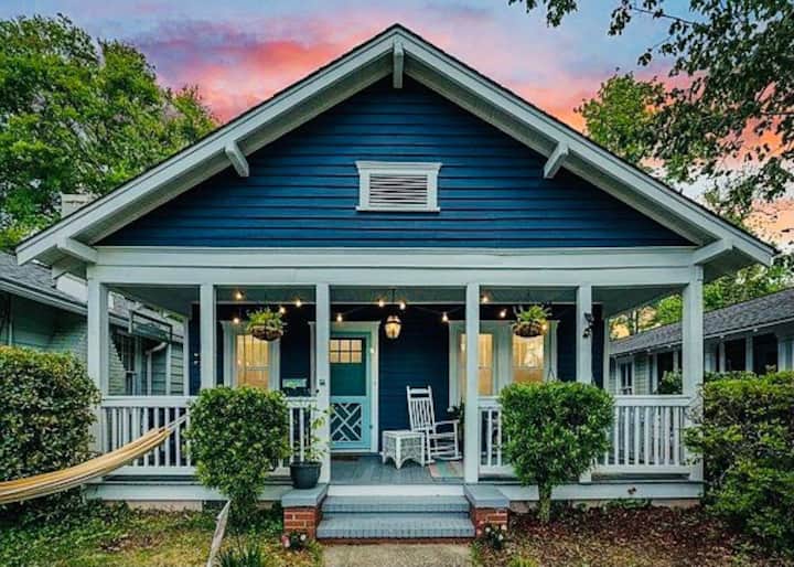 Blue Bungalow~Spacious Home~Minutes to Riverfront! - Houses for Rent in  Wilmington, North Carolina, United States - Airbnb