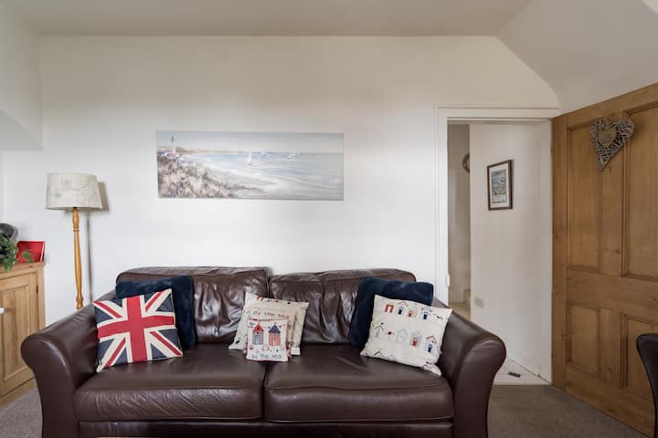 Beautiful  Sea Fronted Cottage. Pet Friendly! - Plymouth