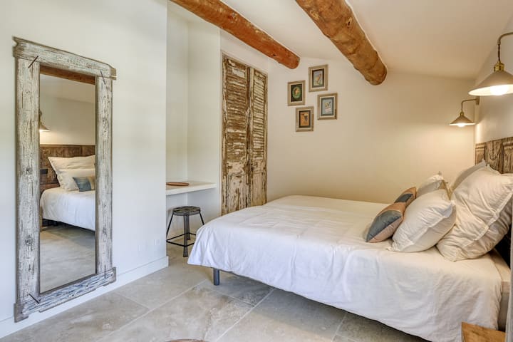 Habitación "Viognier" con dos camas individuales pero posibilidad de formar una cama doble. 

@philippemagoni