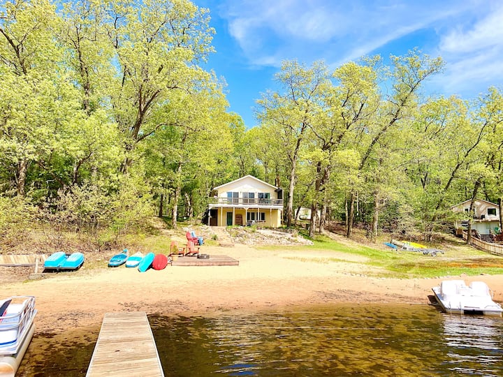 Cottage on Private Basford Lake (Big Star Lake)! Cottages for Rent in