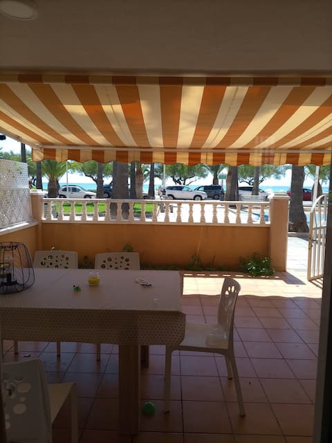 Beachfront townhouse with a pool