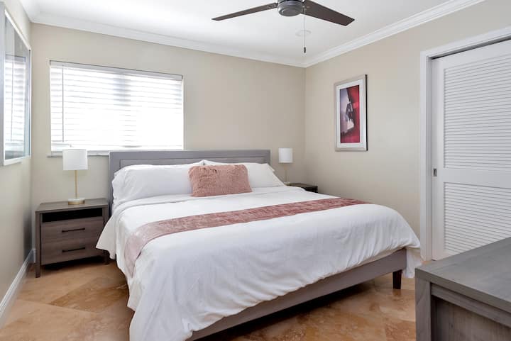 Საძინებელი 4 (დიდი ზომის საწოლი)